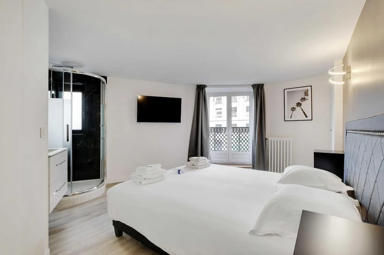 Cmg-Charmant Appartement-Opera-Galerie Lafayette Paris Fransa